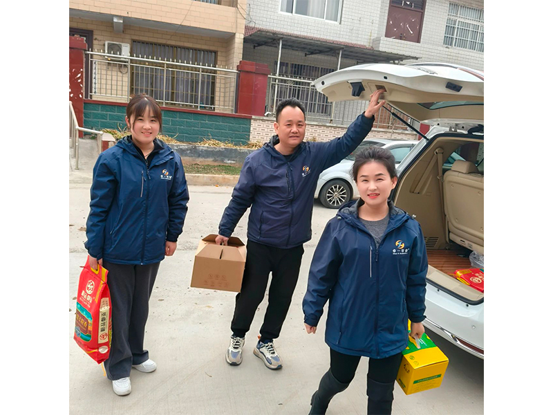 卓一牧業(yè) | 黨支部慰問送溫暖，情系困難家庭暖人心